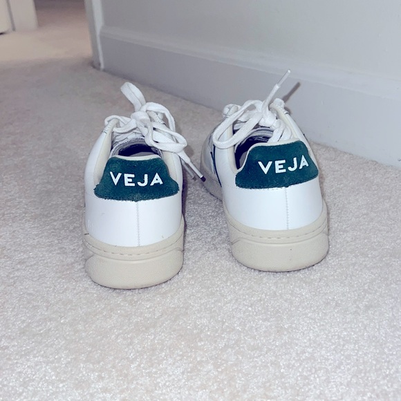 Shoes - Veja tennis shoes